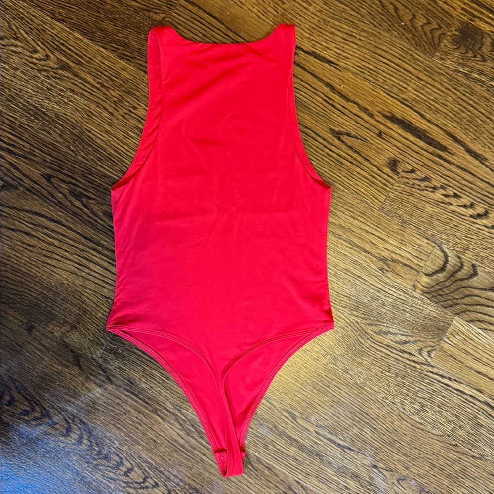 Babaton bright red bodysuit - Picture 4 of 4